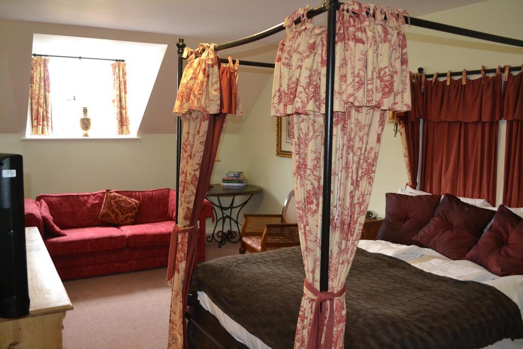 The Mill Arms Hotel Romsey Ruang foto