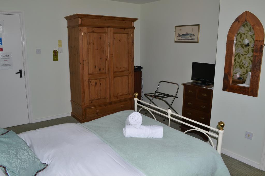 The Mill Arms Hotel Romsey Ruang foto