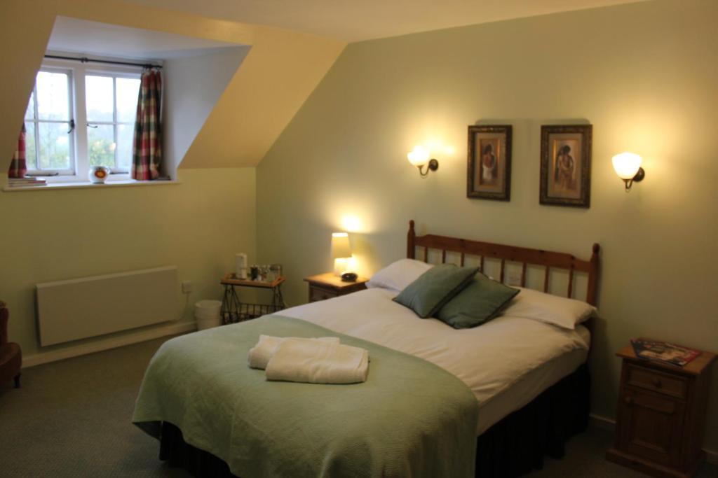 The Mill Arms Hotel Romsey Ruang foto