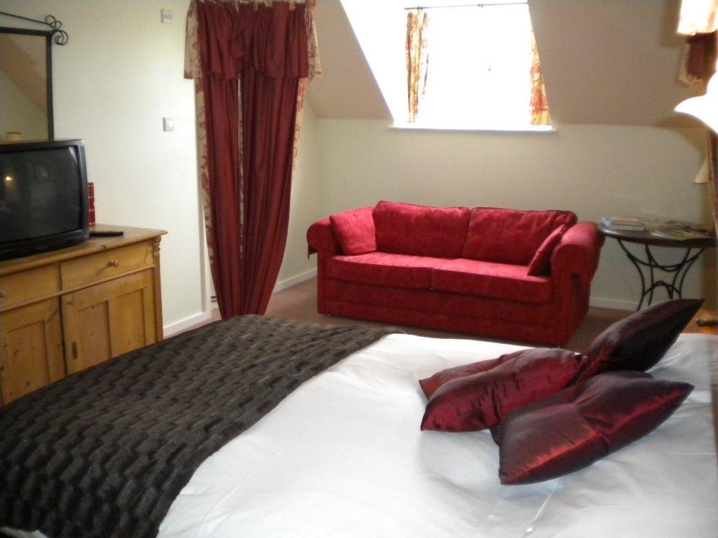 The Mill Arms Hotel Romsey Ruang foto